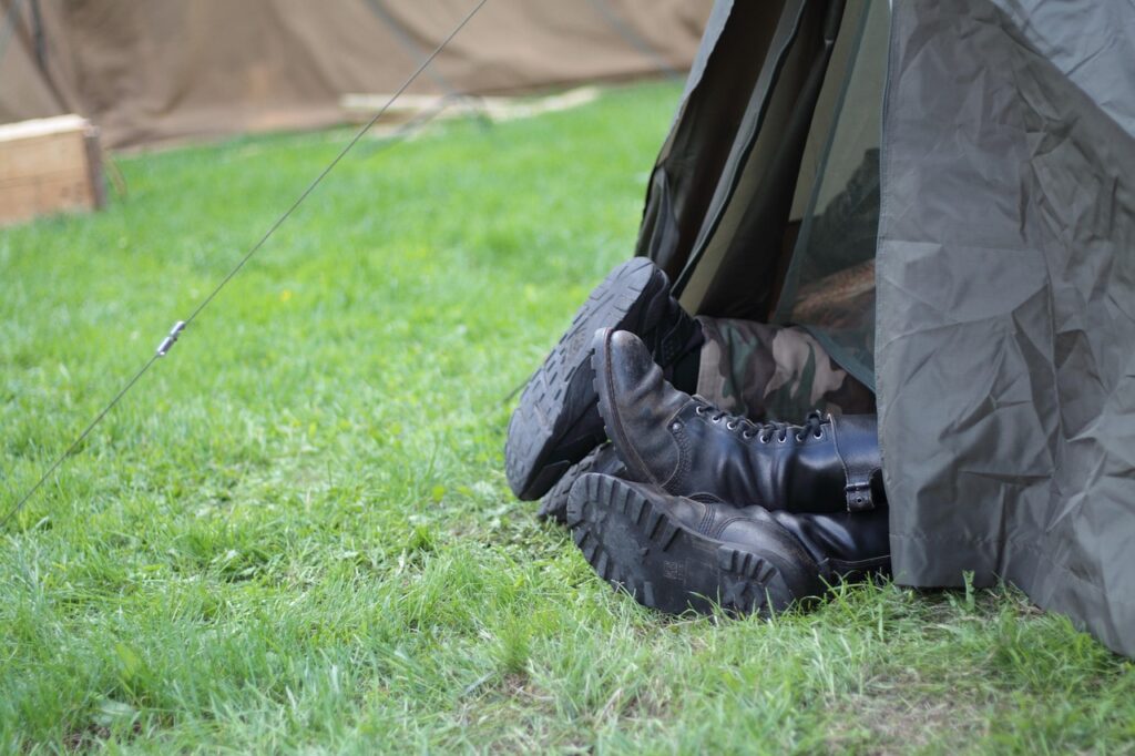 camp, attempted, rangers, boots, shoes, camping, adventure, nature, field, relaxation, nap, ankle boots, rest, pause, sleep, bivouac, green, calmed down