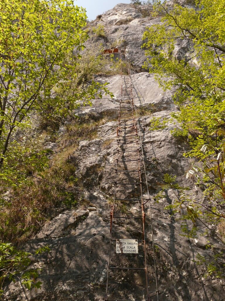 via dell'amicizia, via ferrata facility, routing, ladder via ferrata, garda, cima sat, via ferrata, climb, ladders, wire rope, climber, steep, alpine, rockclimbing, rock, ledge, narrow, exposed, italy, hike, hiking destination, mountain tour
